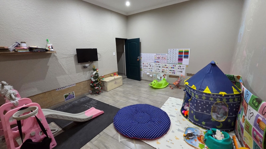 6 Bedroom Property for Sale in Sasolburg Ext 23 Free State